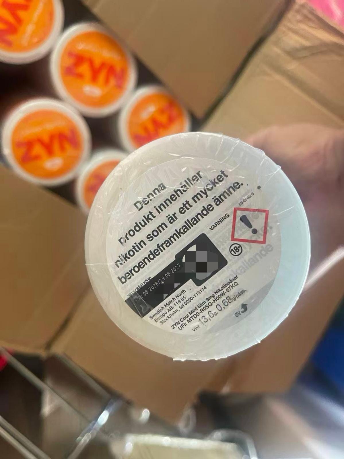 ZYN nicotine pouch packaging and traceability information
